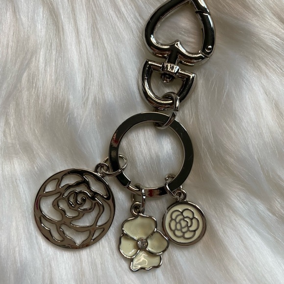 Camellia Silver Flower Keychain bag charm - Picture 3 of 3